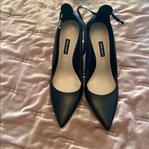 Black Nine West pumps